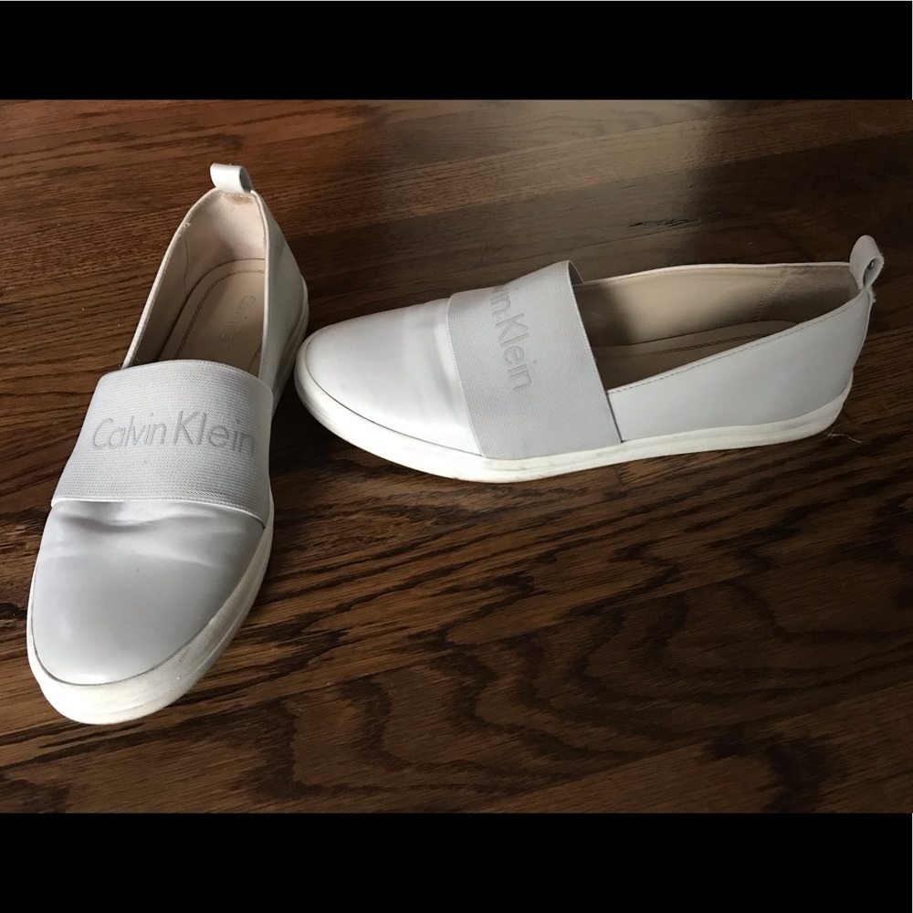 Calvin Klein slip on‼️ON TREND. ❗️❗️